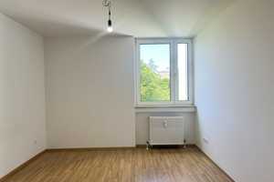 Ihr neues Zuhause in Englschalking - Schöne 2-Zimmer-Wohnung mit Loggia in zentraler Lage – Freischützstraße 51, 81927 München – Vorschaubild 3