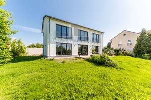Exklusives Einfamilienhaus mit großzügigem Garten & Premium-Ausstattung (EEK A+) in TOPLAGE! – Die vollständige Adresse der Immobilie erhältst du vom Anbieter., 1445 Radebeul – Vorschaubild 3