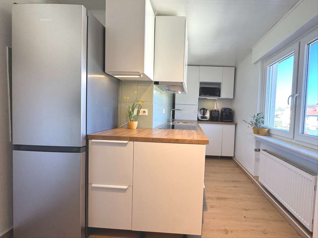 Immobilie in Großkrotzenburg - Großzügige Maisonette-Wohnung mit Terrasse, Balkon, Kamin und zugeordnetem Außenbereich - Bild 4