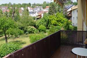 Traumhafte 3-Zi.-WHG mit Balkon im Westen mit Gartennutzung – Stuttgart – Vorschaubild 1