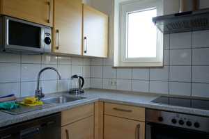 Über den Dächern von Wuppertal und sofort frei: 2 Zimmer, Balkon und EBK, kein  Aufzug vorhanden – Wuppertal – Vorschaubild 2
