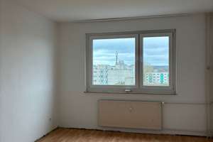 Helle 3-Zimmer-Wohnung mit Loggia in Kiel – Helsinkistraße 8, 24109 Mettenhof, Kiel – Vorschaubild 4