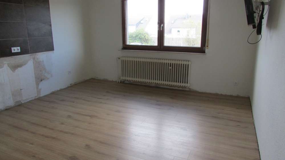 Immobilie in Hammersbach - Großes Zweifamilienhaus mit vielen Optionen in guter zentraler Lage! - Bild 2