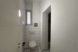 Gemütliche Zweizimmerwohnung mit Balkon und schönem Blick über die Wilhelma – Neckertalstraße 67, 70376 Neckarvorstadt, Stuttgart – Vorschaubild 3