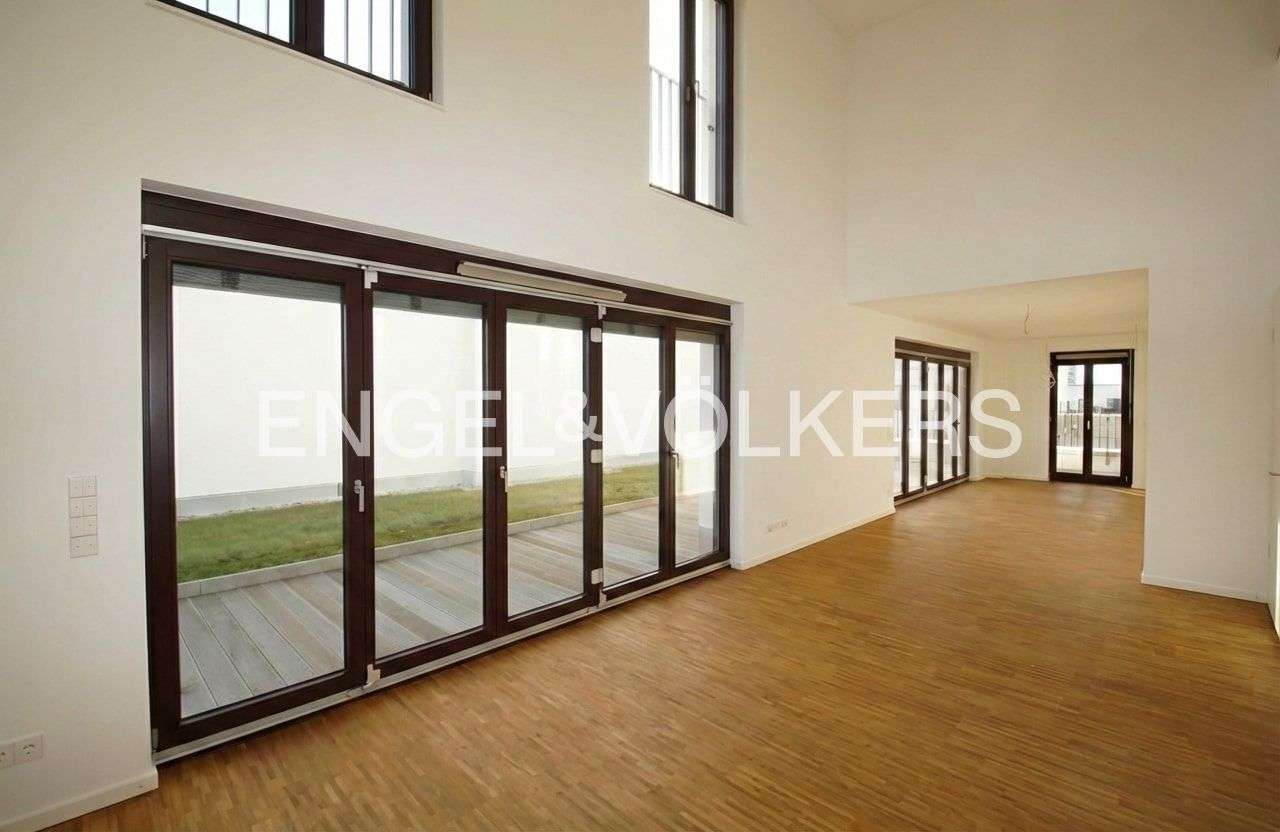 Luxuriöses Penthouse über den Dächern Frankfurts – einzigartige Loft-Architektur, Frankfurt am Main – Bild 2