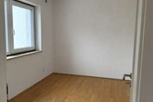Gepflegte Wohnung vom Eigentümer mit vier Zimmern in Regensburg – Die vollständige Adresse der Immobilie erhältst du vom Anbieter., 93053 Galgenberg, Regensburg – Vorschaubild 4