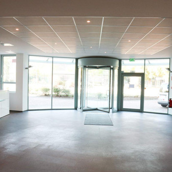 Ausbau nach Mieterwunsch - Krefeld - viele Stellplätze - provisionsfrei Ruhr Real