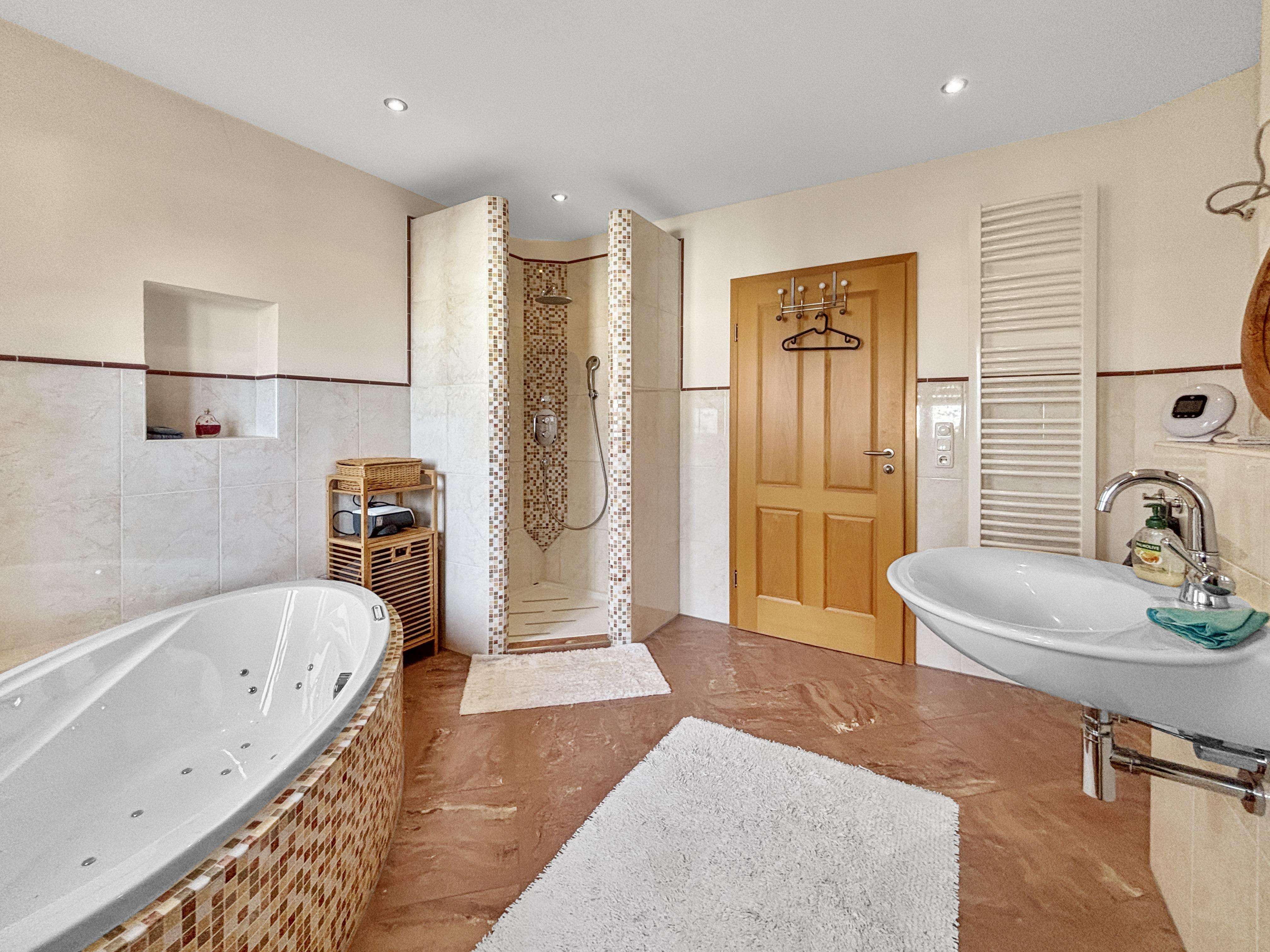 Immobilie in Rödelsee - Schwanbergblick inklusive! - Bild 0