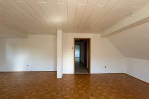 Geräumige und helle Wohnung im DG mit Parkettboden in Dortmund – 44269 Benninghofen, Dortmund – Vorschaubild 4
