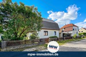 Sanieren, gestalten, wohlfühlen: Einfamilienaus mit Potenzial in Mahlsdorf Nord