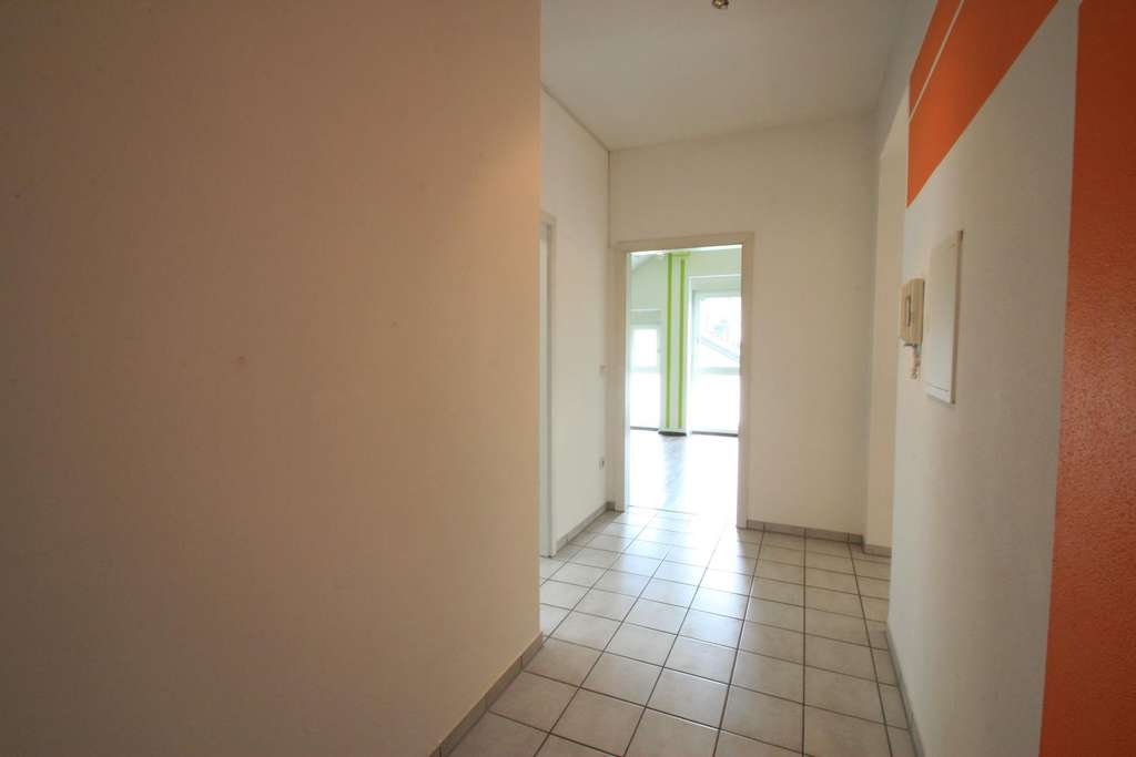 Immobilie in Thannhausen - Ansprechende 2-ZKB in Split-Level-Bauweise mit Blick ins das Mindeltal - Bild 4