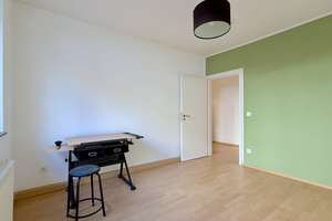 Gepflegte 2-Zi. -Wohnung mit Balkon, Innenstadtnähe – 40211 Stadtmitte, Düsseldorf – Vorschaubild 2