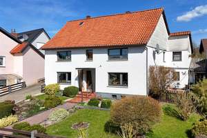 Ihr neues Zuhause: Großzügiges Einfamilienhaus mit idyllischem Gartenparadies – Die vollständige Adresse der Immobilie erhältst du vom Anbieter., 37589 Kalefeld – Vorschaubild 1