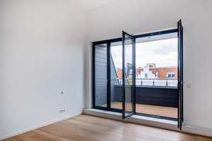 Exklusives 3-Zimmer-Penthouse mit Blick über Berlin Friedrichshain – Die vollständige Adresse der Immobilie erhältst du vom Anbieter., 10245 Friedrichshain, Berlin – Vorschaubild 4