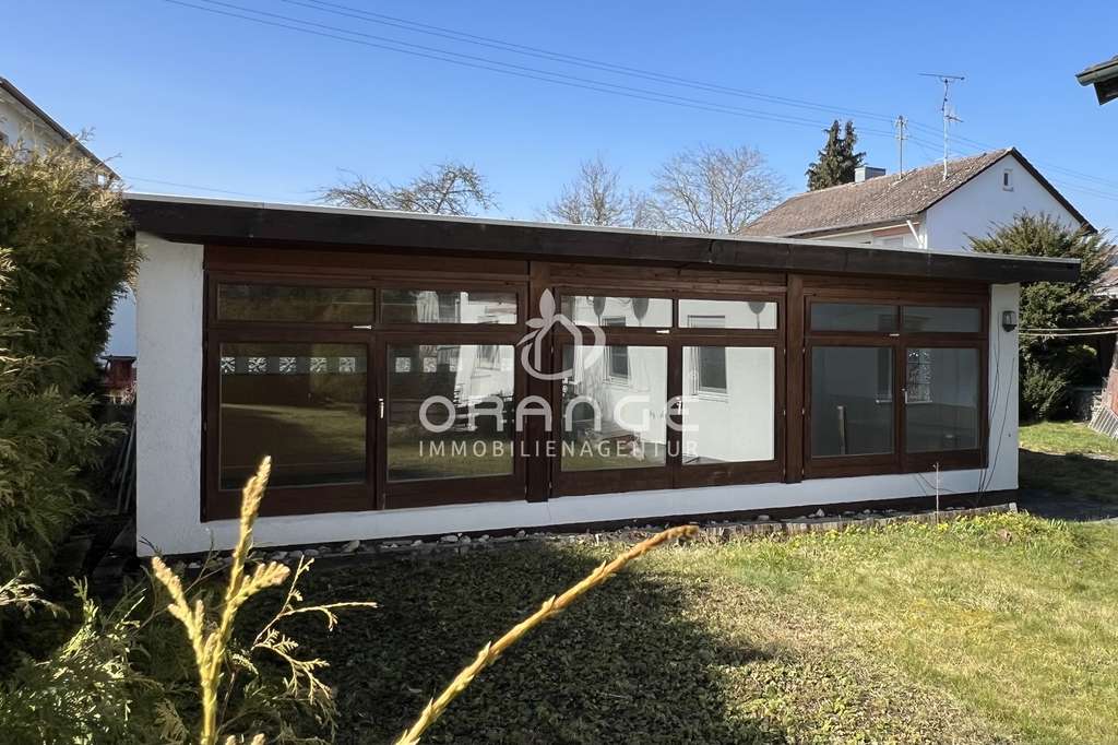 Immobilie in Penzing - ***Mehrfamilienhaus mit 3 Wohnungen, Garagen, Carport und großem Grundstück*** - Bild 1