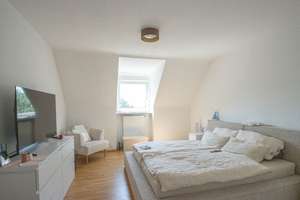 Moderne 3-Zimmer-DG-Wohnung inklusive Einbauküche in ruhiger Lage – Krampenhof 36, 44879 Dahlhausen, Bochum – Vorschaubild 2