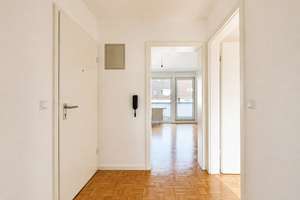 Renovierte 2-Zimmer-Dachgeschosswohnung mit Balkon und Stellplatz – Die vollständige Adresse der Immobilie erhältst du vom Anbieter., 46045 Altstadt-Süd, Oberhausen – Vorschaubild 2