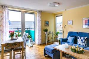 Sehr gepflegte helle 2-Zimmer-Wohnung mit schönem Ausblick in Seniorenwohnanlage