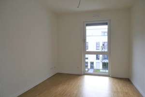 Helle 3-Zimmer-Wohnung mit Einbauküche und Balkon in Köln-Ehrenfeld – Grüner Weg 1, 50825 Ehrenfeld (Ortsteil), Köln – Vorschaubild 2