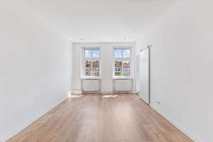 Lichtdurchflutete und sanierte 2-Zimmer-Wohnung mit freiem Ausblick – Die vollständige Adresse der Immobilie erhältst du vom Anbieter., 13357 Gesundbrunnen, Berlin – Vorschaubild 2