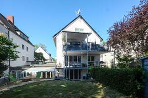 Großzügige 4,5-Zimmerwohnung mit großem Balkon, Terrasse und Garten