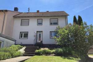 Direkt bezugsfertiges Haus mit großem Garten 