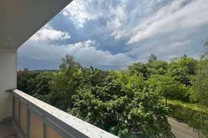 Modernes und Kompaktes Wohnen mit Balkon | EBK auf Wunsch – Neuplanitzer Straße 33, 8062 Neuplanitz, Zwickau – Vorschaubild 1