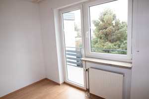 Charmantes Reihenmittelhaus in Nürnberg-Großgründlach: Einbauküche, Garage, ruhige Lage. – Bad Brückenauer Straße 24b, 90427 Nürnberg – Vorschaubild 20