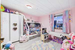 Zweifamilienhaus mit Einliegerwohnung, großem Garten, 2 Garagen & 2 Stellplätzen – Die vollständige Adresse der Immobilie erhältst du vom Anbieter., 30890 Barsinghausen – Vorschaubild 14