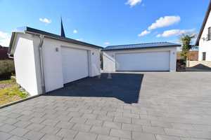 Saniertes Wohnhaus + drei Garagen + extra Baugrundstück zu einem Preis – Würzburg (Kreis) – Vorschaubild 9