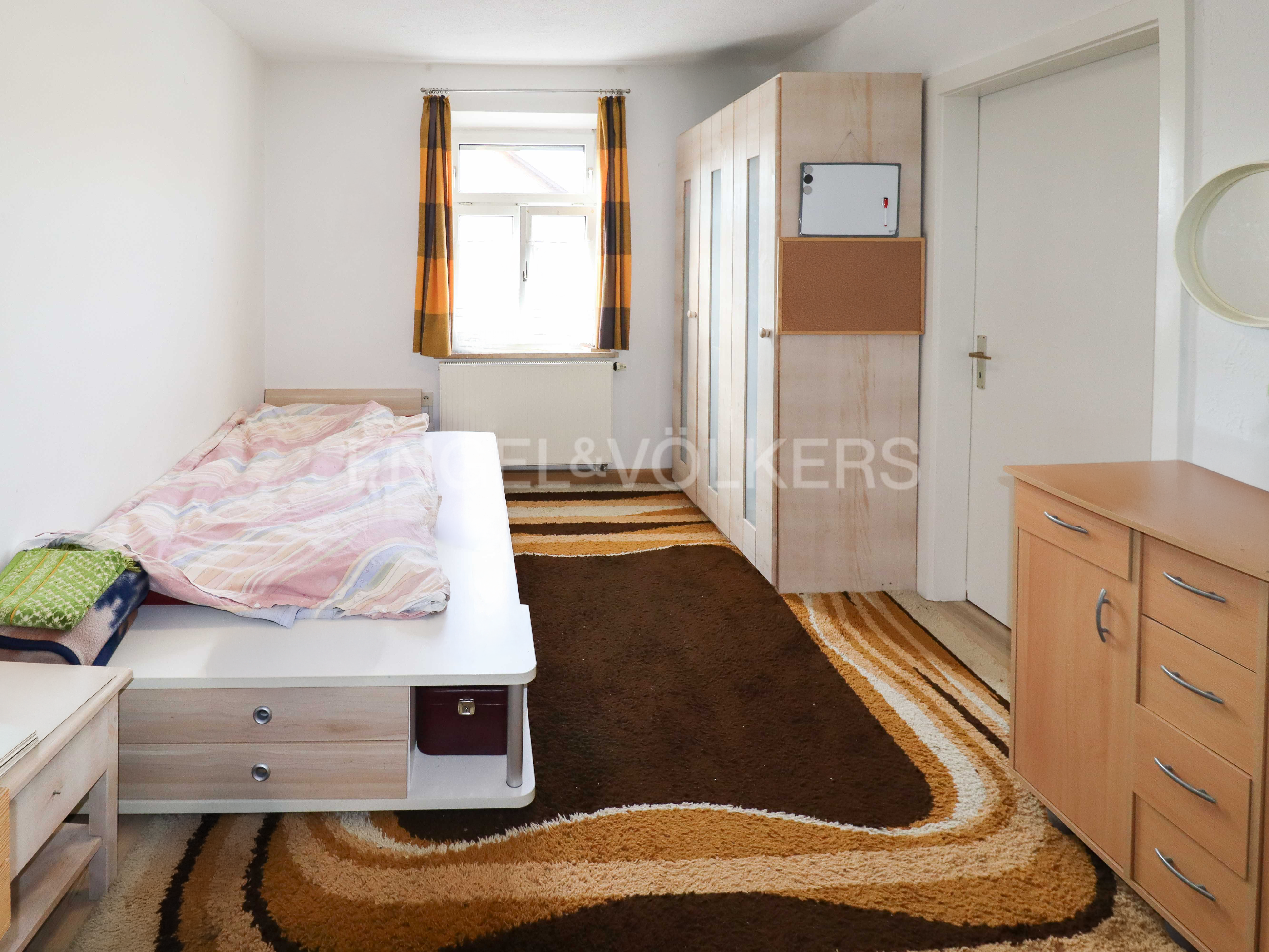 Immobilie in Marktoberdorf - Zentrales Mehrfamilienhaus - gepflegt, voll vermietet und familienfreundlich - Bild 1