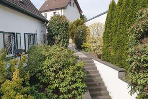 Freistehendes Einfamilienhaus mit Einliegerwohnung, Pool und großem Garten in Remscheid Süd – Die vollständige Adresse der Immobilie erhältst du vom Anbieter., 42859 Zentralpunkt, Remscheid – Vorschaubild 5