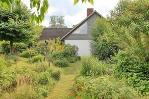 Ein Haus mit Charakter, Raum und Gartenfreude – Einfamilienhaus in ruhiger Lage von Hamburg-Lurup – Die vollständige Adresse der Immobilie erhältst du vom Anbieter., 22549 Lurup, Hamburg – Vorschaubild 2