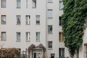 Bezugsfreie, ruhige  Altbauwohnung  2. OG mit 1 Zimmer – Warthestrasse 6, 12051 Neukölln (Ortsteil), Berlin – Vorschaubild 2