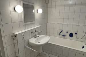 Schöne, helle 3-Zimmer-DG-Wohnung in Heilbronn-Böckingen, Eduard-Bader-Strasse – Eduard-Bader-Strasse 37, 74080 Böckingen, Heilbronn – Vorschaubild 7