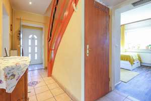 „Großzügiges Wohnen in ruhiger Lage – Haus mit Garten, Pool & Potenzial in Berlin-Rudow“ – Die vollständige Adresse der Immobilie erhältst du vom Anbieter., 12355 Rudow, Berlin – Vorschaubild 4
