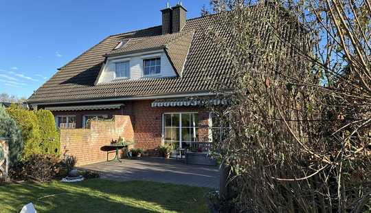 Bild von Mehr Raum als gedacht – Doppelhaushälfte mit 2 Carports, ausgebautem Spitzboden & Südwestterrasse