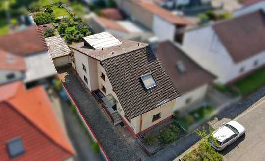 Doppelhaushälfte als Ein- oder Zweifamilienhaus mit Garage und sonnigem Garten