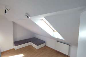 Gemütliche 2,5-Zimmer-Dachgeschosswohnung mit Stellplatz in begehrter Lage von Pfersee-Nord – Leonhard-Hausmann-Str. 45, 86157 Pfersee-Nord, Augsburg – Vorschaubild 7