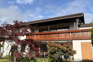 Gepflegtes Einfamilienhaus mit EBK, Balkon, schön angelegtem Garten und Aussicht