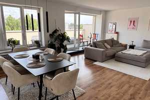 Stilvolle 3-Zimmer-Wohnung mit 2 Balkons und Einbauküche in Düsseldorf – Brehmstraße 85, 40239 Düsseldorf – Vorschaubild 2