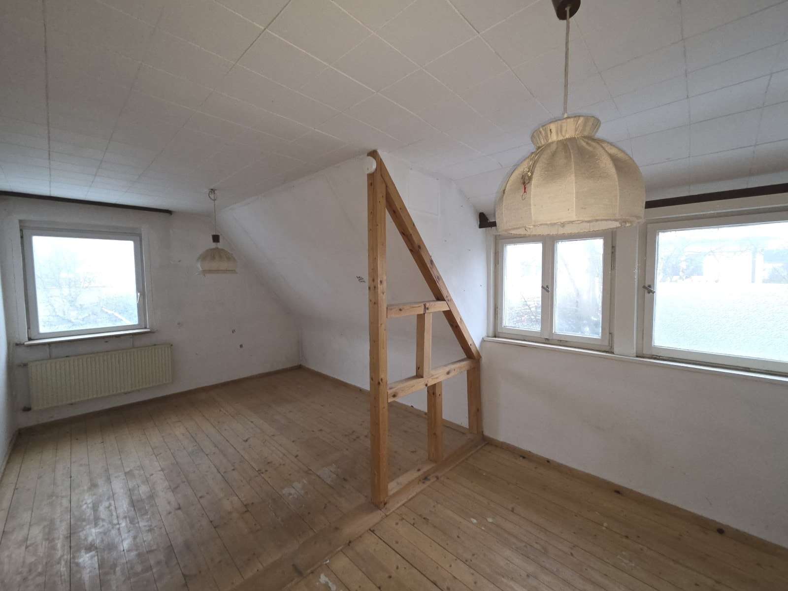 Immobilie in Untermerzbach - Großzügiges EFH (Wfl. 195 m²) mit Garage und sonnigem Garten in Siedlungslage von Untermerzbach
 - Bild 2