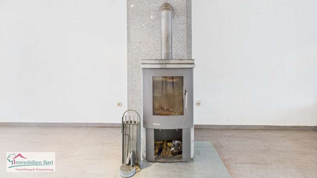 Immobilie in Rehlingen-Siersburg - REHLINGEN-SIERSBURG:
WOHNHAUS / 267 M² WOHNFLÄCHE / GR. GARTEN / GARAGE / CARPORT / WEITBLICK! - Bild 4