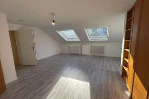 1-Zimmer-Dachgeschoßwohnung in Dillweißenstein