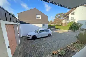 Gepflegtes Einfamilienhaus mit Platz für die ganze Familie | Große Doppelgarage, EBK & neues Bad – Heilbronn (Kreis) – Vorschaubild 3