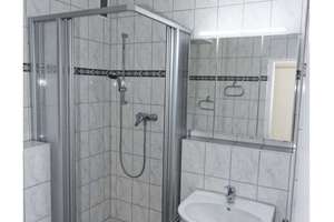 Teilmöblierte 2-Zimmer-Wohnung mit Balkon in Hamburg-Hummelsbüttel – Lentersweg 1, 22339 Hummelsbüttel, Hamburg – Vorschaubild 11