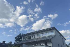 Stilvolle Maisonette-Wohnung mit lichtdurchfluteten Räumen – Sülldorfer Heideweg 9, 22589 Sülldorf, Hamburg – Vorschaubild 2