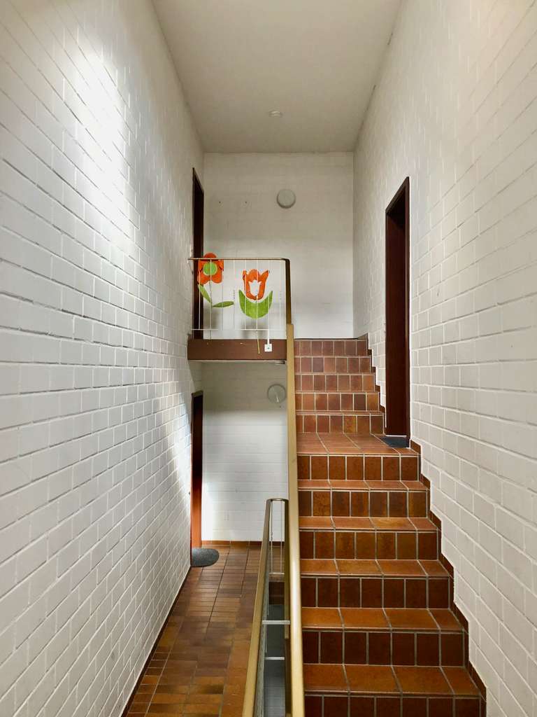 Immobilie in Alfter - Mehrfamilienhaus mit 6 Parteien in Alfter - 4,2% Anfangsrendite (Sozialbindung bis 12/29) - Bild 1