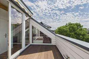 Lichtdurchflutete Dachgeschosswohnung mit Süd-Loggia in München-Untermenzing – Die vollständige Adresse der Immobilie erhältst du vom Anbieter., 80997 Allach, München – Vorschaubild 2