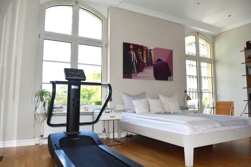 Traumhafte Altbauwohnung .. V-E-R-M-I-E-T-E-T... image